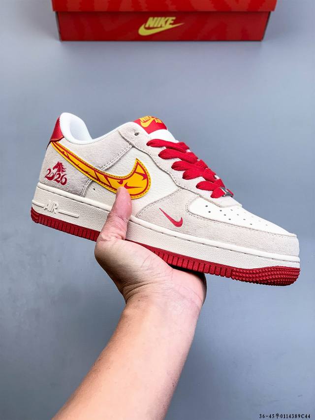 Original last data paper version, featuring a high-quality, durable leather upp