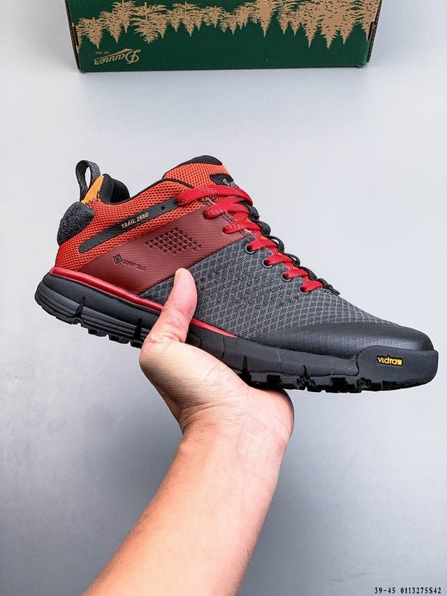 Manufactured in Guangdong, using the original last as the development template.