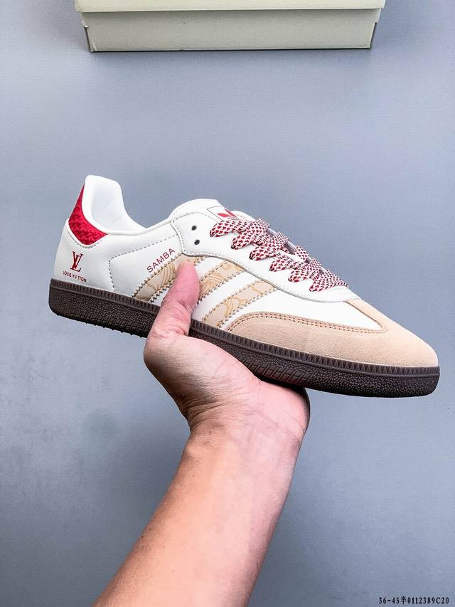 Genuine Adidas Samba Og! Classic Shoe Model DDD The Adidas Samba Og, a classic s