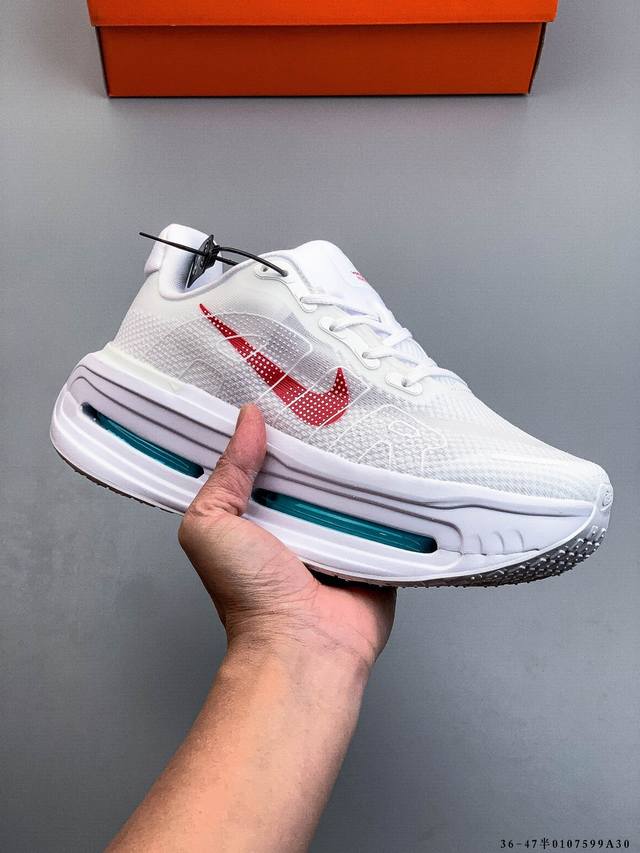 Company Grade! Nike Vomero Premium, Nike's top-of-the-line running shoe for the