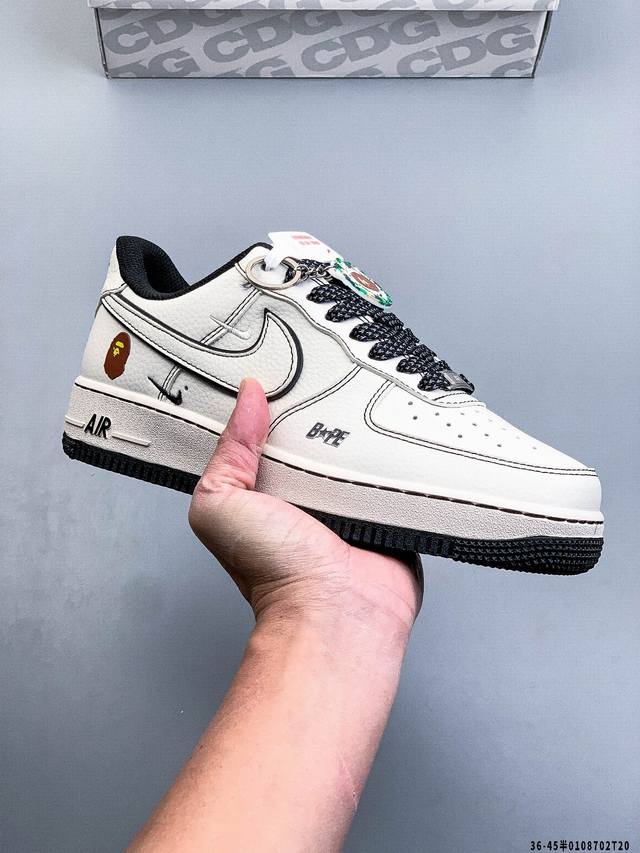 Original last data paper version, made with a hard, high-quality leather upper,