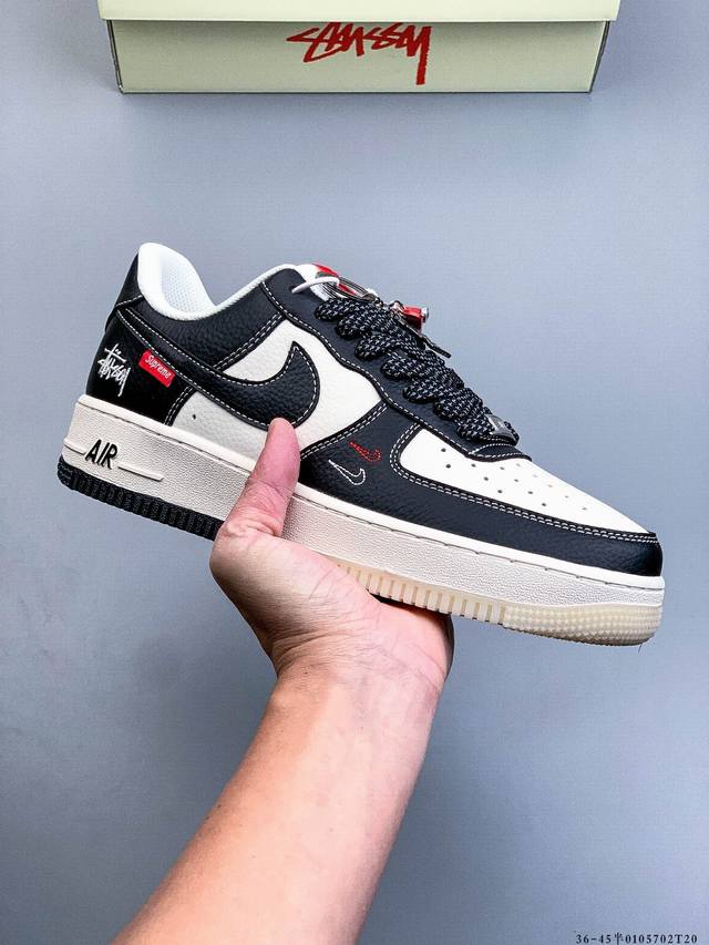 Original last data paper version, made with a hard, high-quality leather upper,