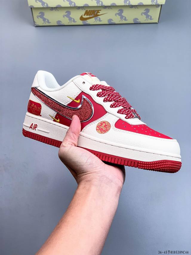 Original last data paper version, featuring a high-quality, durable leather upp