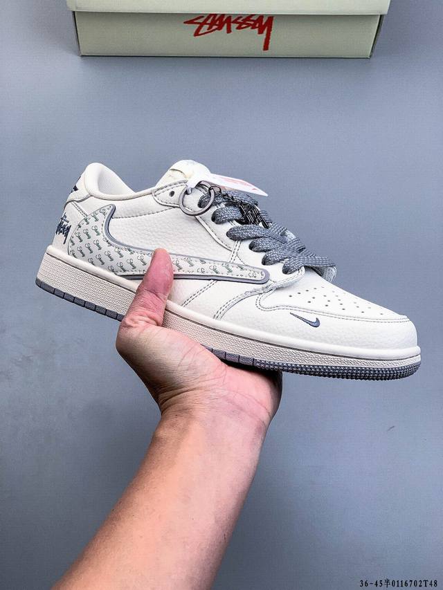 Nike Air Jordan 1 Low (AJ1) - A low-top trendy casual sneakers. Perfectly craft