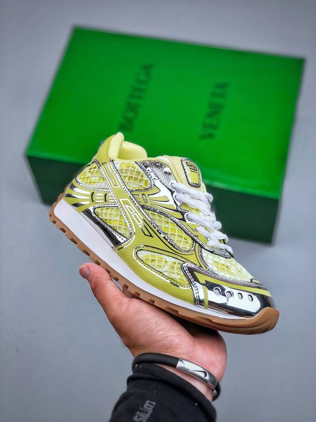 Italian luxury brand - Bottega Veneta - Orbit Lace-Up Runner (Bv) - Fashionable