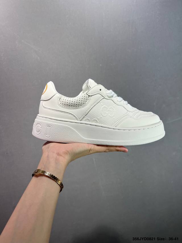 Company-grade Gucci Screener sports casual fashion luxury series Gg enamel buck