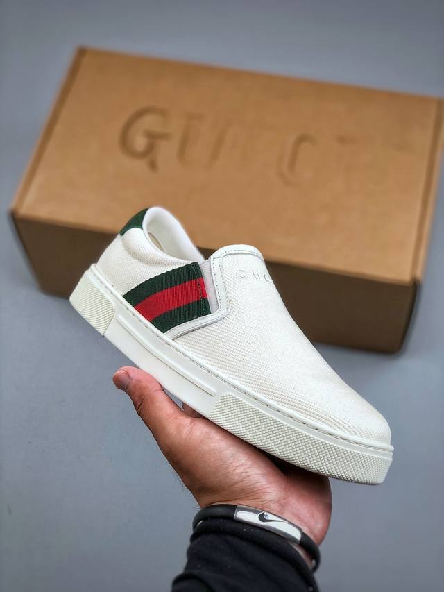 The DDD Screener series of canvas shoes draws inspiration from defensive moveme