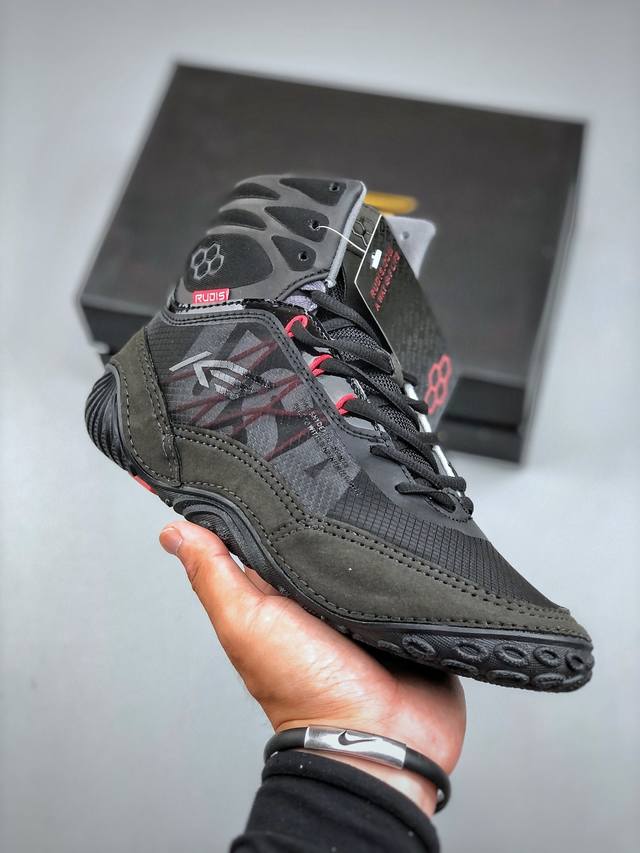 Rudis Ks Infinity Edge, the same style worn by Kels & Ned, is an indoor fitness,