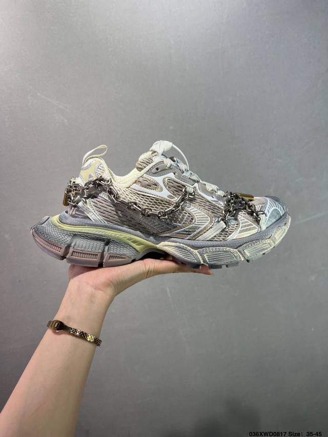 This Balenciaga 3XL Sneakers 3+ series low-top retro wide-soled casual running