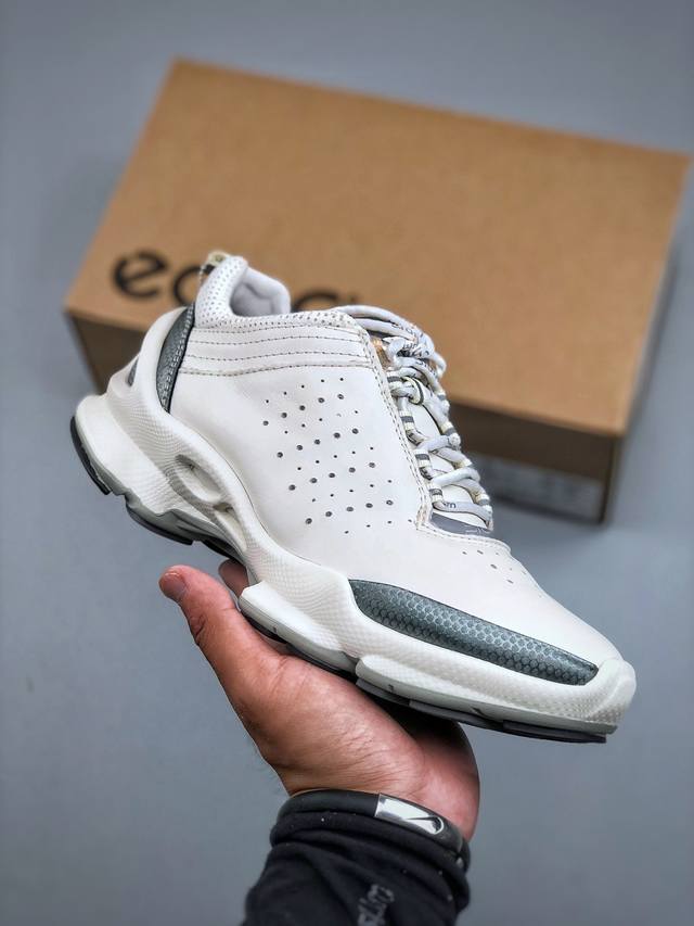 Ecco's newest and most popular casual shoe on Xiaohongshu (Little Red Book), siz