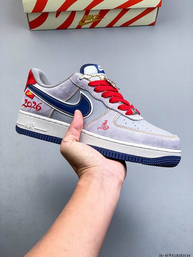 Original last data paper version, made with a hard, high-quality leather upper,