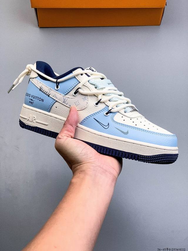 Original last data paper version, made with a hard, high-quality leather upper,