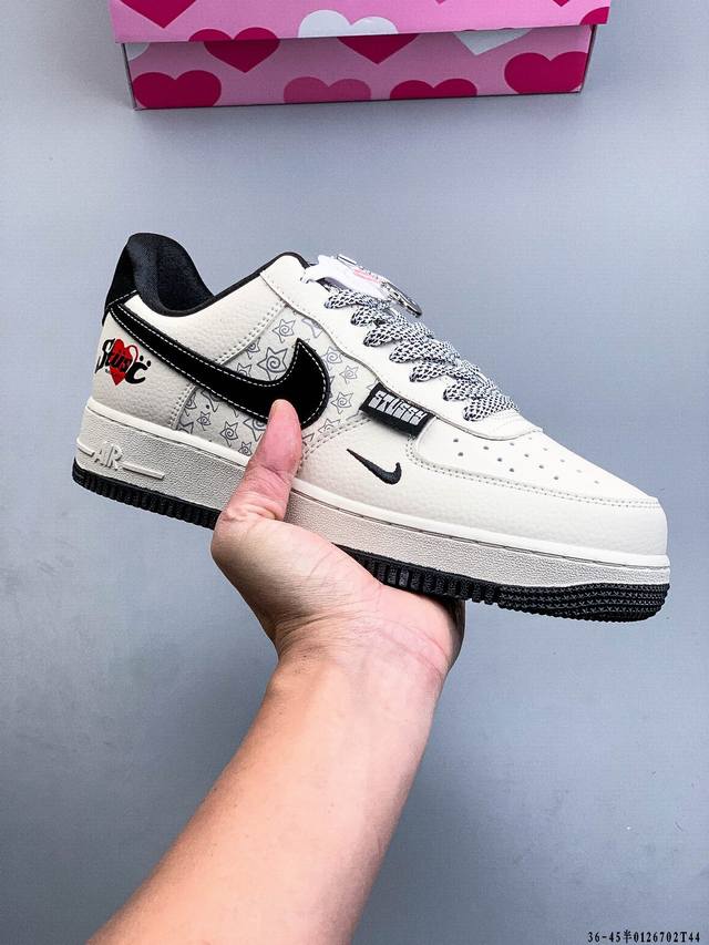 Original last data paper template, featuring a high-quality, durable leather up