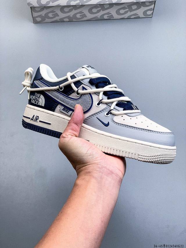 Original last data paper version, featuring a high-quality, durable leather upp