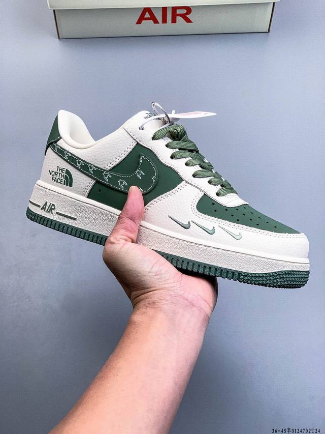 Original last data paper version, featuring a high-quality, durable leather upp