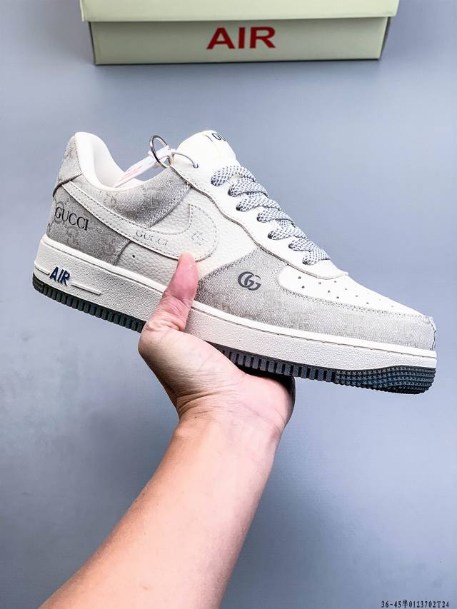 Original last data paper version, made with a hard, high-quality leather upper,