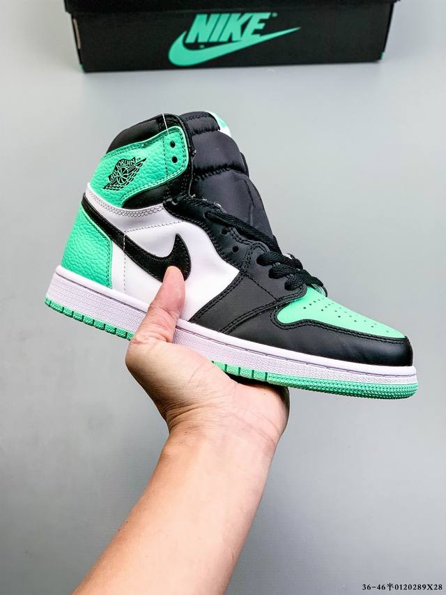 Genuine Nike Air Jordan 1 (AJ1) High-Top Retro Casual Basketball Shoes DDD 01202