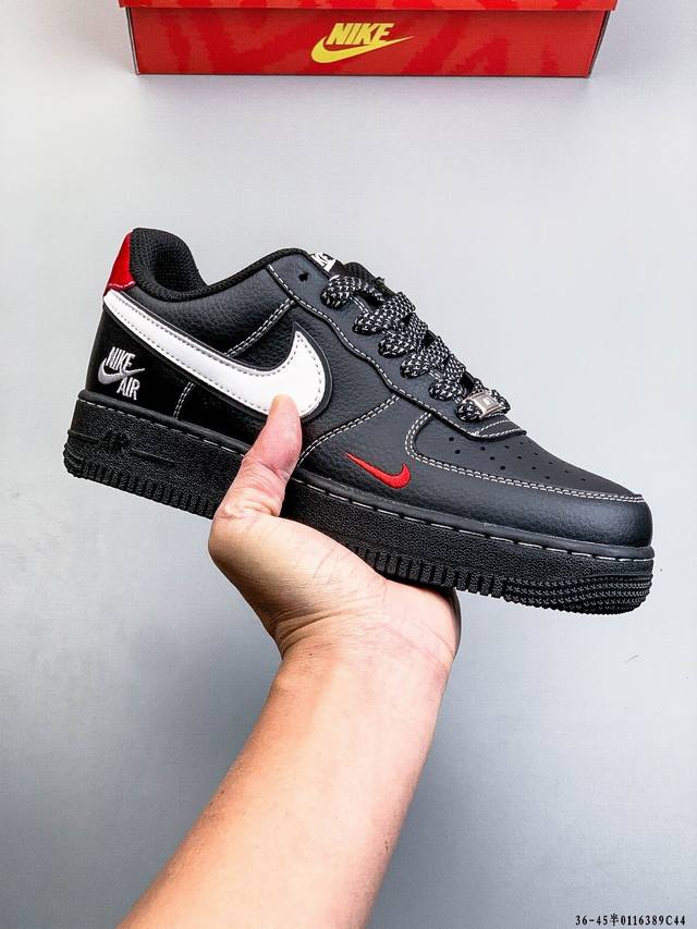 Original last data paper version, featuring a high-quality, durable leather upp