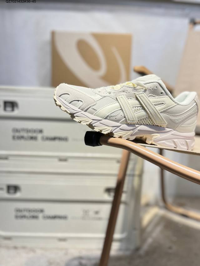 Asics Gel-Sonoma Tr62: Asics' classic running shoes are currently riding the wav