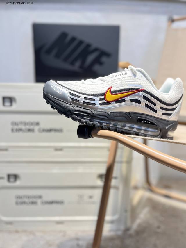 Nk Air Max 97 Bullet Cushion Running Shoes showcase beautiful spring details, he