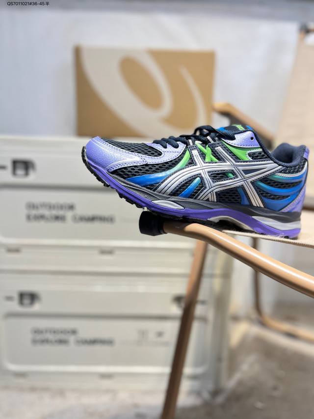 Asics Gel- Sekiran, a classic Asics running shoe, is currently riding the wave o