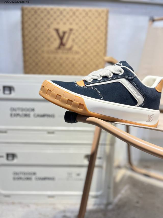 Louis Vuitton Trainer Sneaker Low. A versatile and comfortable sneaker from Loui