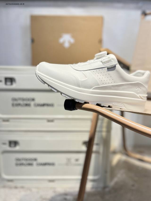 Descente Ski Style Series DDD Gore-Tex Comfortable, Durable, Waterproof Low-Top