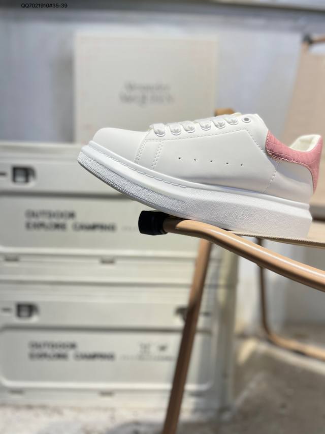 Alexander McQueen DDD Alexander McQueen box packaging DDD Ss Spring/Summer debut