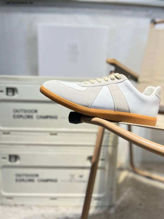 Maison Margiela Training Shoes DDD The upper is made of top-grain lambskin and s