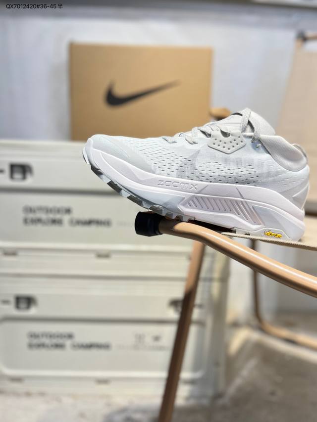 Nike Acg Zegama Trail 6 Trail Running Shoes - A Swift Look and Stable Feel: The