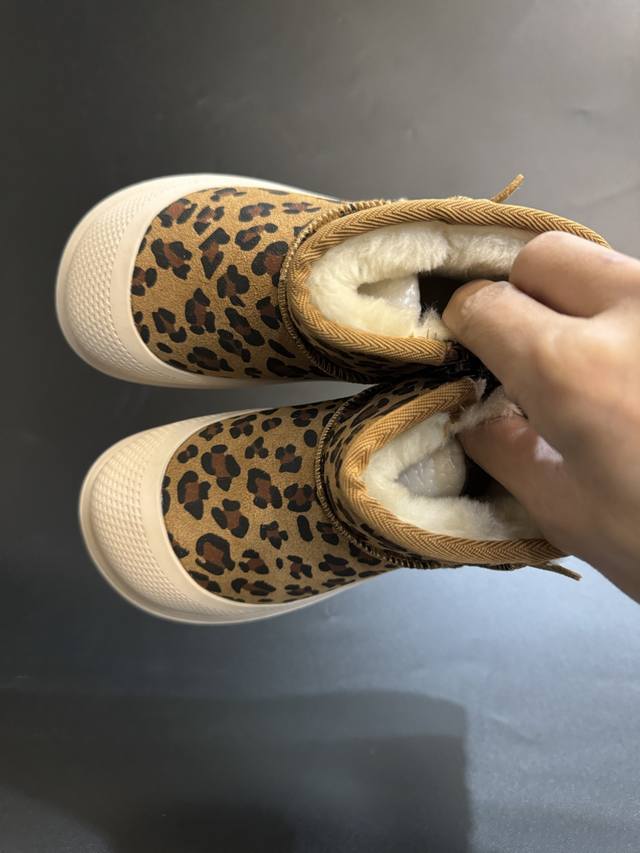 New Ugg Closed-Toe Mid-Cut Children's Snow Boots DDD Size: 26-37 DDD Classic Ug