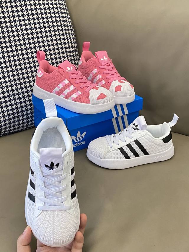 Original image straight from the camera DDD SanY Grass New Classic Timeless Shoe