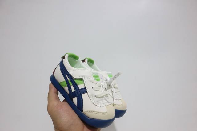 Yss Onitsuka Tiger Airplane Wing Velcro Baby Shoes DDD Size: 22.5-28.5 DDD Buzz