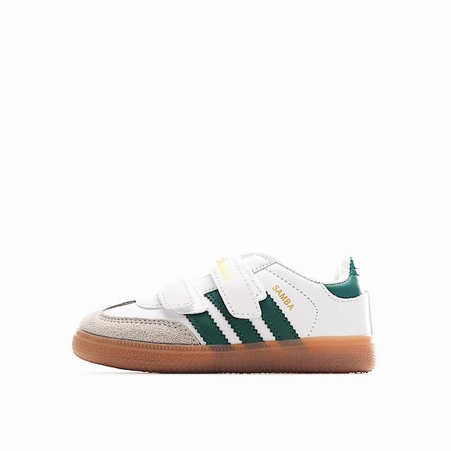 Ad DDD DDD Easy-wear athletic shoes inspired by classic skating. Whether they're