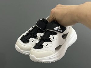 A Home New Swing Children's Sandals Size: 26-35 Inches Perforated Design, Breath