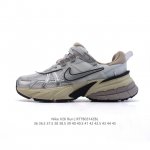 200 Nike/ V2K Run 4 Tpu , Md Vomero 5 Nike Initiator.... Nike Ba