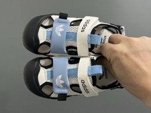 A New Arrival Leather-Upper Perforated Children's Sandals Size: 26-37 Premium Le